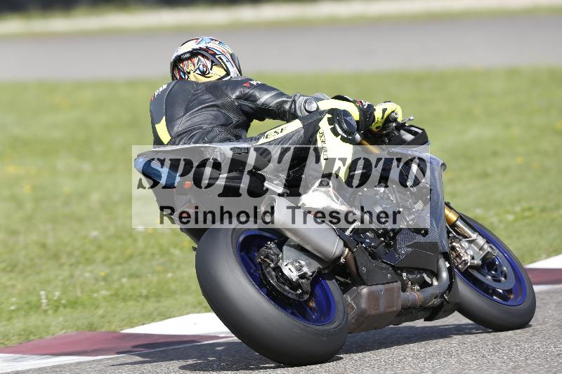/53 16.09.2025 Track Day Domi Aegerter ADR/Gruppe rot/backside
